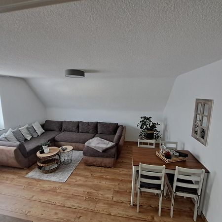 אסבאך Wunderschoenes 2 Zimmer Apartment Inkl. Parkplatz מראה חיצוני תמונה