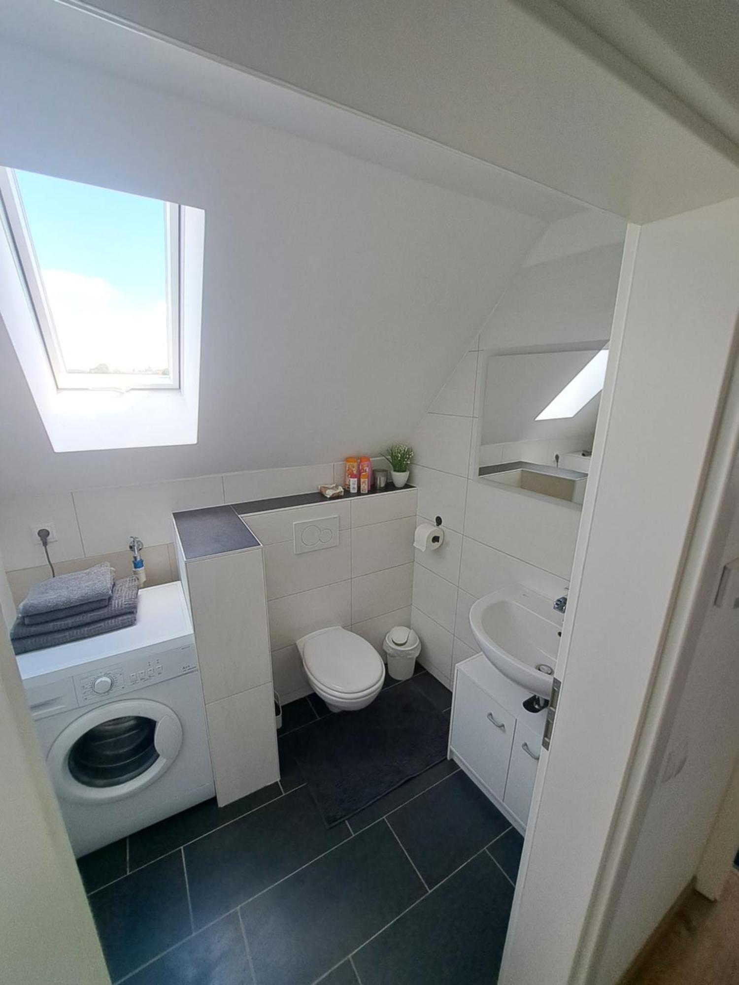 אסבאך Wunderschoenes 2 Zimmer Apartment Inkl. Parkplatz מראה חיצוני תמונה