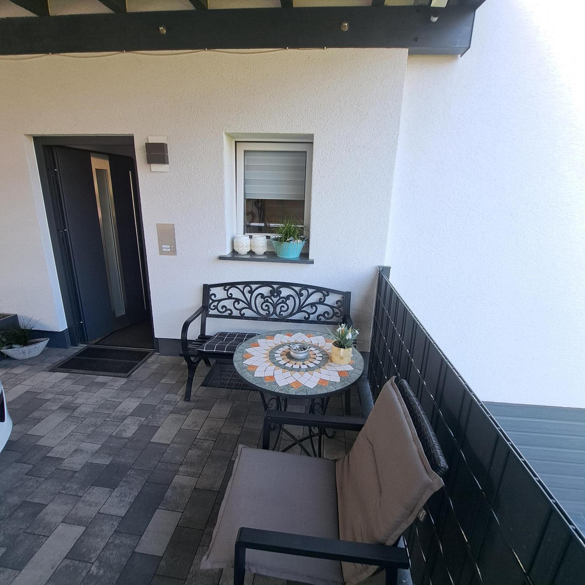 אסבאך Wunderschoenes 2 Zimmer Apartment Inkl. Parkplatz מראה חיצוני תמונה